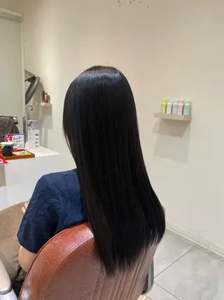 ロング カラー 磯引 美菜のヘアスタイル