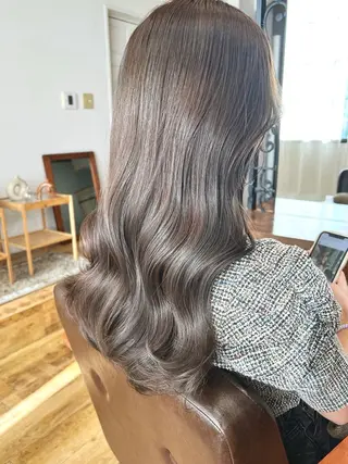 ロング Anri /カラーモデルのヘアスタイル