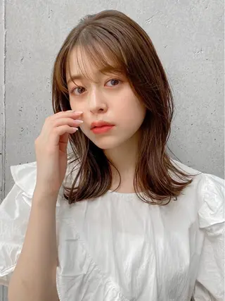 セミロング Agnos青山所属・鈴木 里奈のヘアスタイル