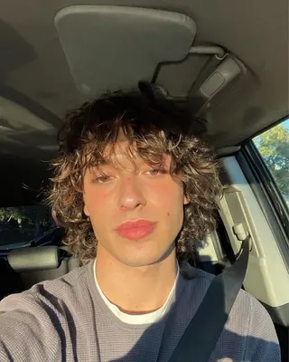 ミディアム パーマ メンズ 吉田一輝 外国人パーマのヘアスタイル