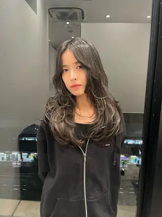 セミロング カラー GO TODAY SHAiRE SALON 原宿本店所属・レイヤー/ボブカット ハイトーン　河内康太のヘアスタイル