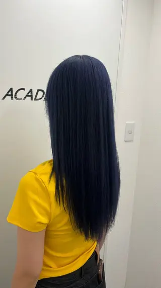 ロング カラー 🖤ハイトーン× レイヤー🖤SARAのヘアスタイル