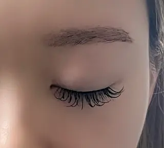 アイブロウ 石井 梨乃のマツエク・マツパデザイン