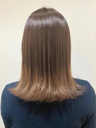 ミディアム カラー ANNA /艶髪/ハイトーンのヘアスタイル