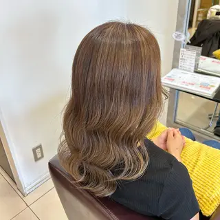 セミロング カラー トップスタイリスト 林すずかのヘアスタイル