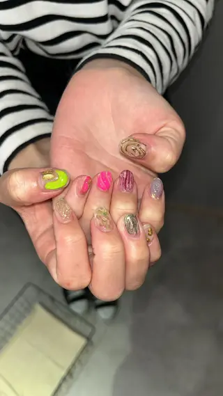 ネイル 🪐富島彩夏 /海外nail🪐のネイルデザイン