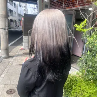 ロング カラー 伊藤 玲衣のヘアスタイル