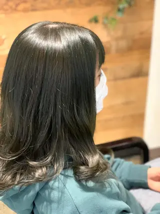 セミロング カラー ハイライト✨髪質改善 TAKAさんです😊のヘアスタイル