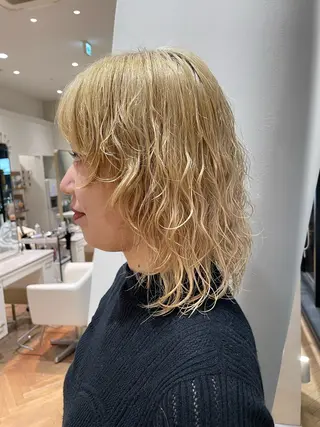 ミディアム ELLE salon サエのヘアスタイル