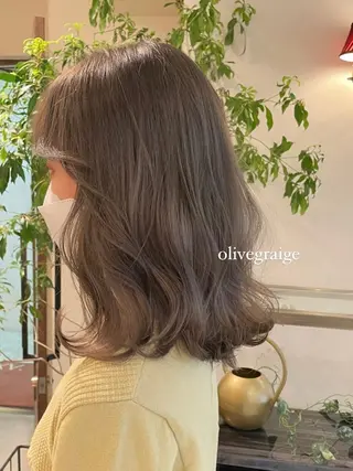 ミディアム カラー 小原 侑花のヘアスタイル