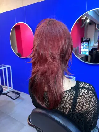 ロング AIRA/ブリーチ /透明感カラーのヘアスタイル