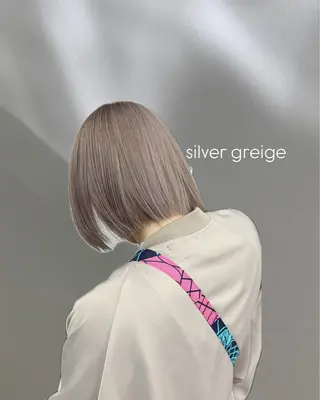 ミディアム INORI|艶カラ ー|フェイスレイヤーのヘアスタイル