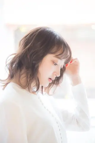 ミディアム カラー 平 ちひろのヘアスタイル