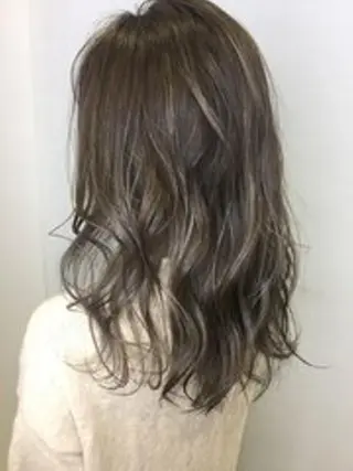 カラー 透明感カラーハイライ トモデル募集大浦偉央のヘアスタイル