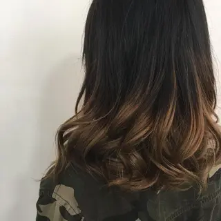 セミロング カラー 福島 純子のヘアスタイル