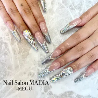 ネイル MADIA藤沢所属・MADIA MEGUのネイルデザイン