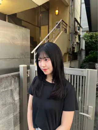 ミディアム 北見 桃夏のヘアスタイル