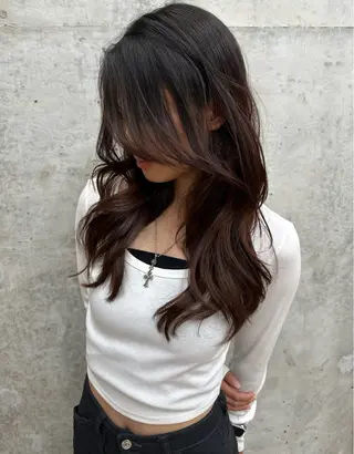 ロング NU/EN所属・NU/EN hirakiのヘアスタイル