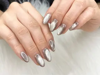 ネイル アイズ渋谷店所属・アイズ~is~渋谷店 hiyo🐈‍⬛のネイルデザイン