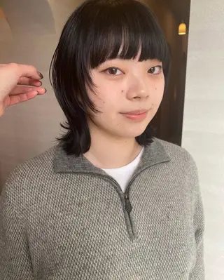 ミディアム ホリイ ハルカのヘアスタイル
