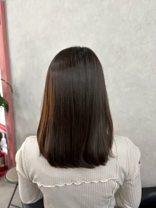 ミディアム カラー 小熊 夏実のヘアスタイル