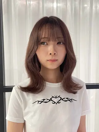 ミディアム カラー 菜々🫧新宿 透明感ケアブリーチのヘアスタイル