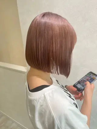 ショート カラー ✨️ハイトーン/ 艶髪/関澤敦人のヘアスタイル