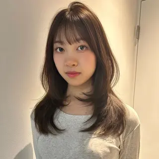 セミロング レイヤー 東実桜のヘアスタイル