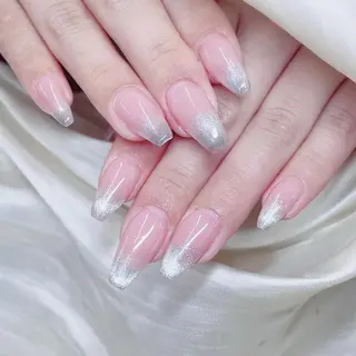 ネイル 奈奈 キラキラネイル✨のネイルデザイン