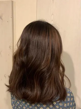 セミロング カラー LUCIA所属・透明感カラー/ブリー チ無し/瀧田恭平のヘアスタイル