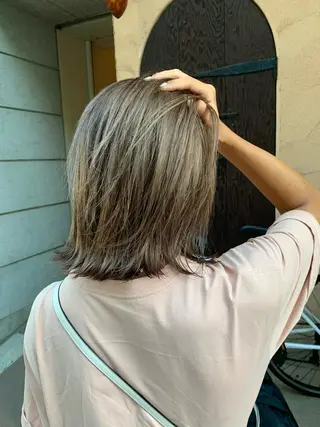 ミディアム フォーバイグランデ カラーのヘアスタイル