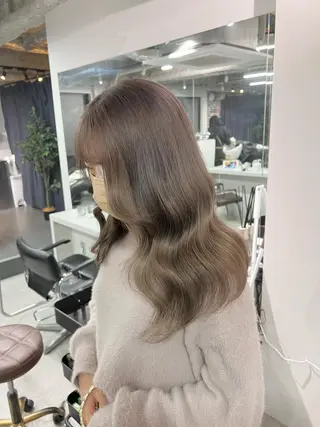 ミディアム カラー sio.nail&eyebrow salon shimokitazawa2号店所属・nailist mana𖤐´-のネイルデザイン