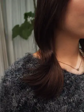 ミディアム カラー 草場 遼子のヘアスタイル