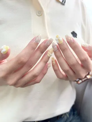 ネイル hair＆nailsalon nini所属・中家 亜紗子のネイルデザイン