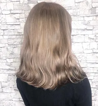 セミロング L'wis所属・🪄🫧ハイトーン/ 乙津茜🐰L'wisのヘアスタイル