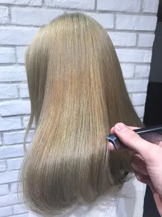 ミディアム カラー Ash 戸田公園店のヘアスタイル