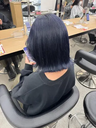 ミディアム カラー 暗髪🩶ラベンダー/ ブルー/ユウナ🤍のヘアスタイル