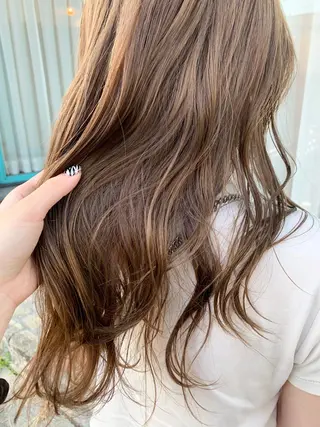 ロング カラー 安藤 佑衣のヘアスタイル