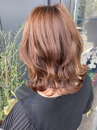 ミディアム カラー 成松 勇治のヘアスタイル