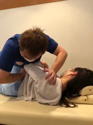 お顔のむくみたるみ 専門☆美容鍼小顔矯正のエステ・リラクイメージ