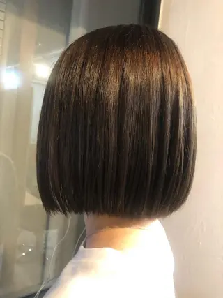 ショート カラー 髪質改善&ブリーチ 伊勢 祐一郎のヘアスタイル