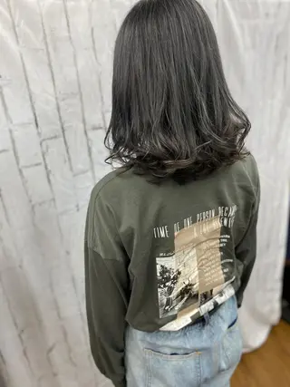 ミディアム カラー Relaxation Saljuのヘアスタイル