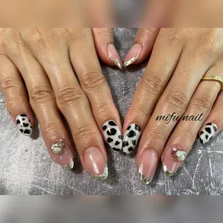 セミロング ネイル 大田 美笛香のネイルデザイン