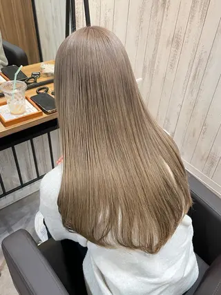 カラー ハイトーン✨酸性スト レート✨高田めぐみのヘアスタイル