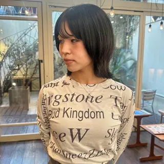 セミロング MAKE'S omotesando所属・狐塚 未咲のヘアスタイル