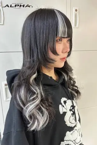 ロング 奥本 侑 ハイトーン、髪質改善のヘアスタイル