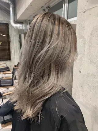 セミロング カラー 🌺KANA🇺🇸 海外トレンドヘアのヘアスタイル