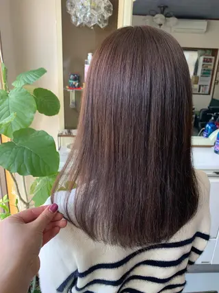 セミロング カラー ストウ ナナエのヘアスタイル