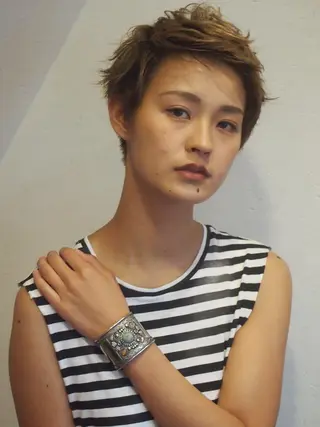 ショート カラー シンプル+αな デザインを 松崎陸のヘアスタイル