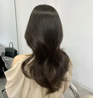 ロング 𝑴𝑰𝑯𝑶 ／ワンホンヘアのヘアスタイル